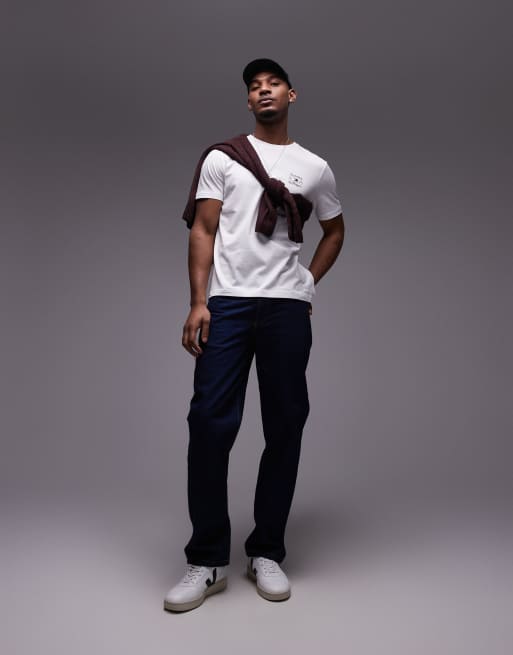 Camiseta blanca con logo apilado en el pecho de Tommy Hilfiger, 2 de 4