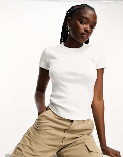 Camiseta blanca con logo de Abercrombie & Fitch