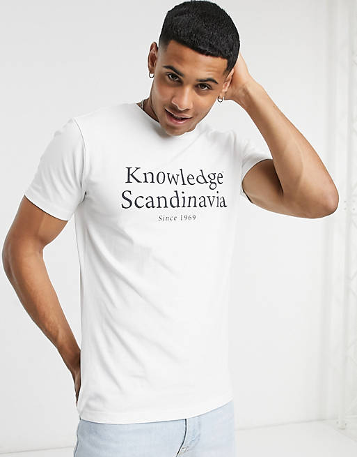 Camiseta blanca con logo de algodón orgánico de Knowledge Cotton Apparel