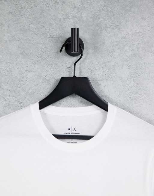 Camiseta blanca con logo de nombre de ciudad de Armani Exchange ASOS