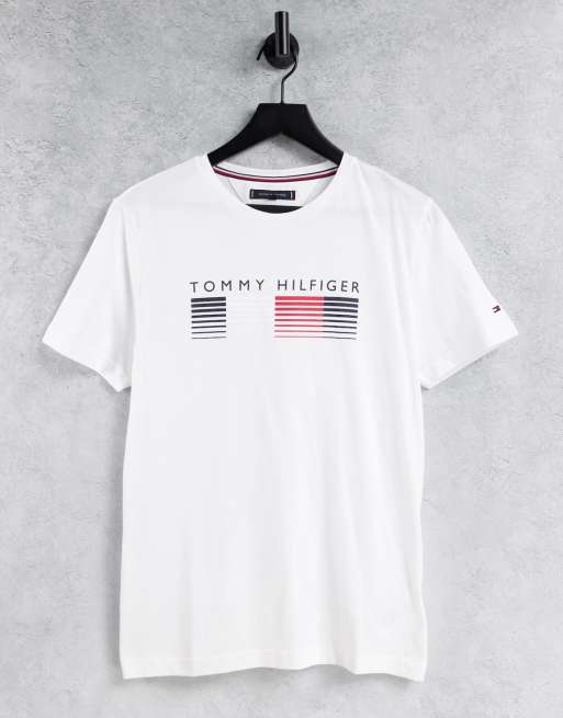Camiseta blanca con logo en el pecho con efecto descolorido de Tommy Hilfiger