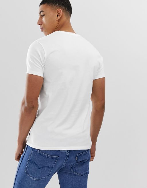 Camiseta blanca con logo estilo ala de murciélago de Levi's, 2 de 4