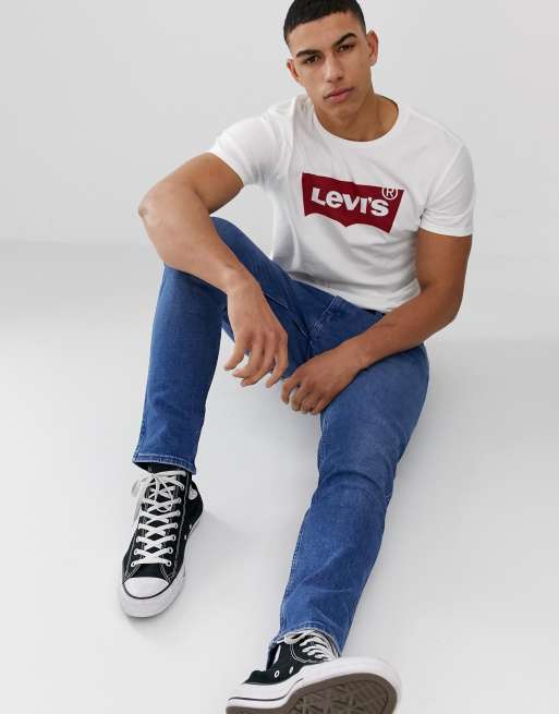 Camiseta blanca con logo estilo ala de murciélago de Levi's, 4 de 4