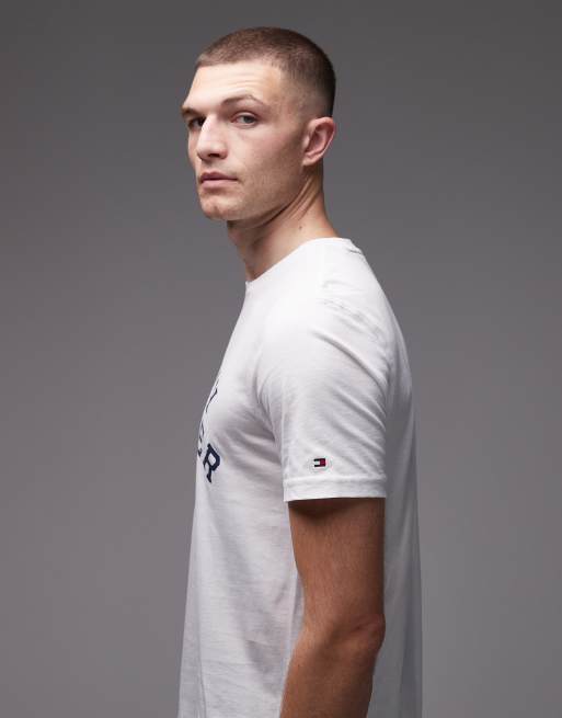 Camiseta blanca con logo grande arqueado "1985" de Tommy Hilfiger, 4 de 5