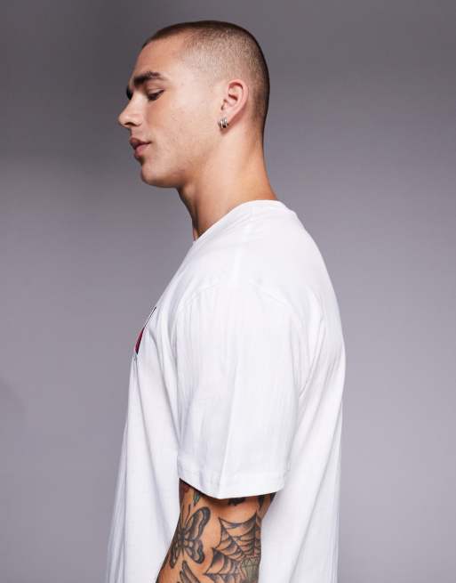 Camiseta blanca con logo lineal de bandera de Tommy Jeans, 2 de 5