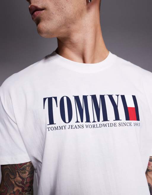 Camiseta blanca con logo lineal de bandera de Tommy Jeans, 3 de 5