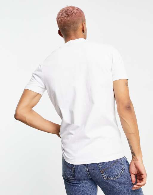 Camiseta blanca con logo pequeño en el centro exclusiva en ASOS de ellesse, 2 de 4