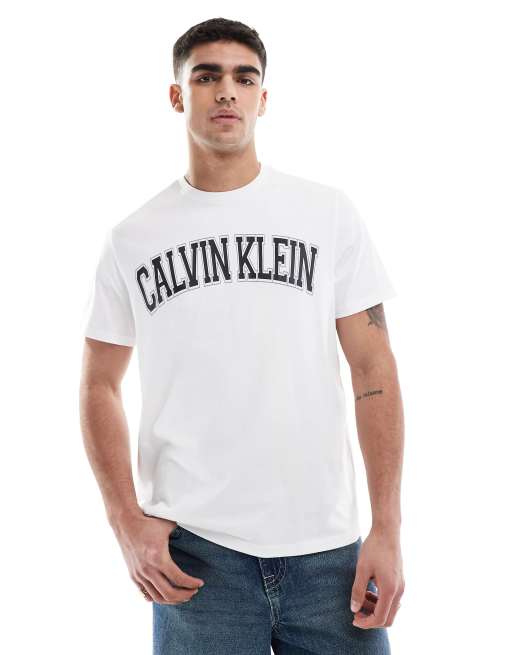 Camiseta blanca con logo universitario de Calvin Klein Jeans , 4 de 4