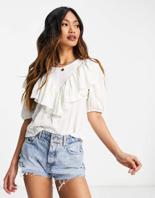 Camiseta blanca con volantes de Mango