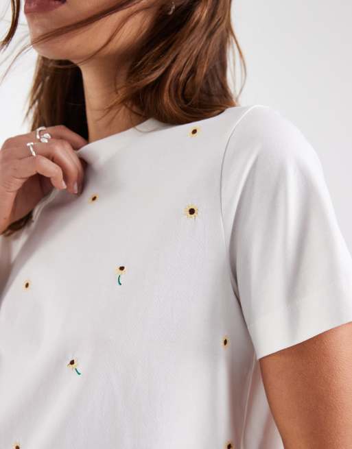 Camiseta blanca de corte cuadrado con bordado integral de girasoles de Vero Moda, 4 de 4