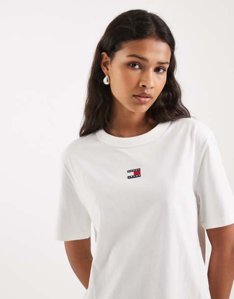 Camiseta blanca de corte cuadrado con insignia de Tommy Jeans - view 1