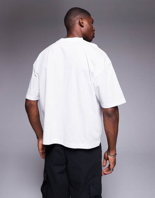 Camiseta blanca de corte cuadrado extragrande con estampado delantero de tenis de ASOS DESIGN, 4 de 4