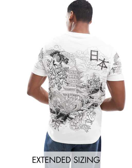 Camiseta blanca de corte estándar con estampado de estilo sukajan en la espalda de ASOS DESIGN