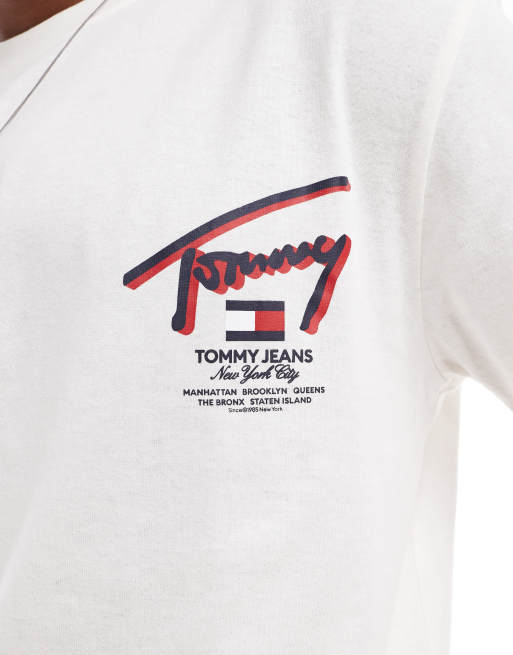 Camiseta blanca de corte estándar con logo urbano tridimensional de Tommy Jeans, 3 de 4