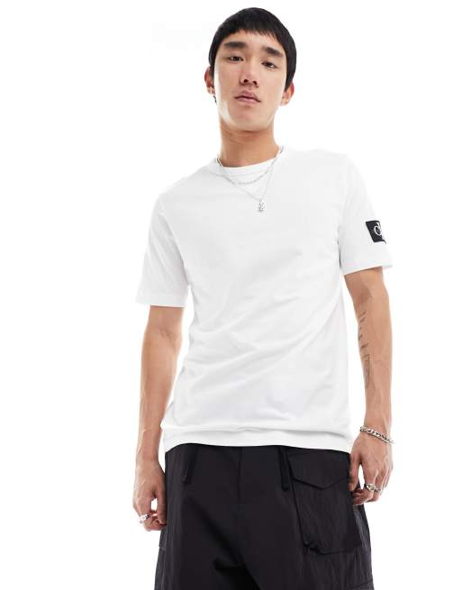 Camiseta blanca de corte estándar con parche de Calvin Klein Jeans, 3 de 4