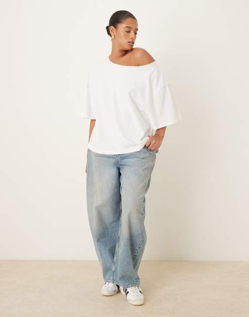 Camiseta blanca de corte extragrande suelto con escote Bardot de ASOS DESIGN Curve, 2 de 4