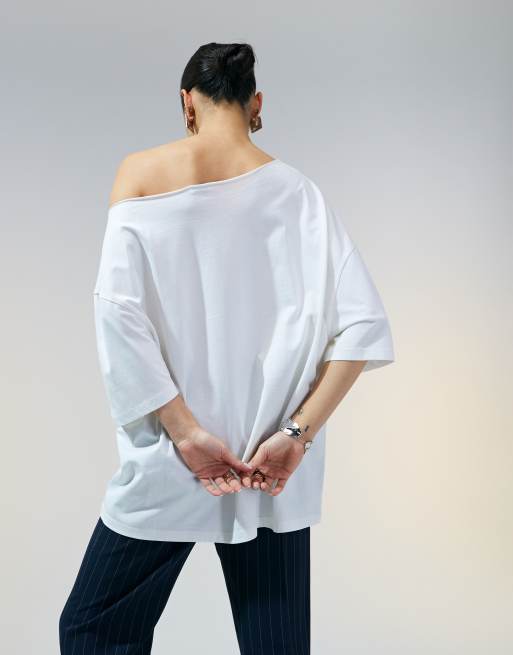 Camiseta blanca de corte extragrande suelto con escote Bardot de ASOS DESIGN, 4 de 4