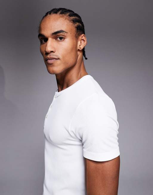 Camiseta blanca de corte slim con cuello panadero de canalé sin costuras de 4505, 4 de 5