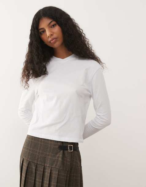 Camiseta blanca de corte slim y manga larga con cuello de pico de COLLUSION - view 1