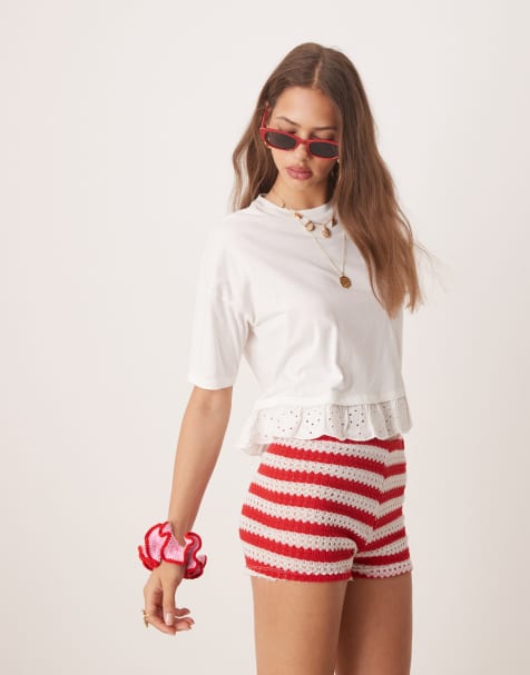 Camiseta blanca de manga corta con bajo de bordado inglés de Miss Selfridge - view 1