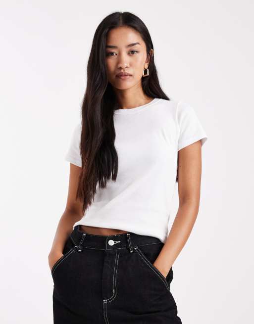 Camiseta blanca de manga corta con diseño encogido de Hollister