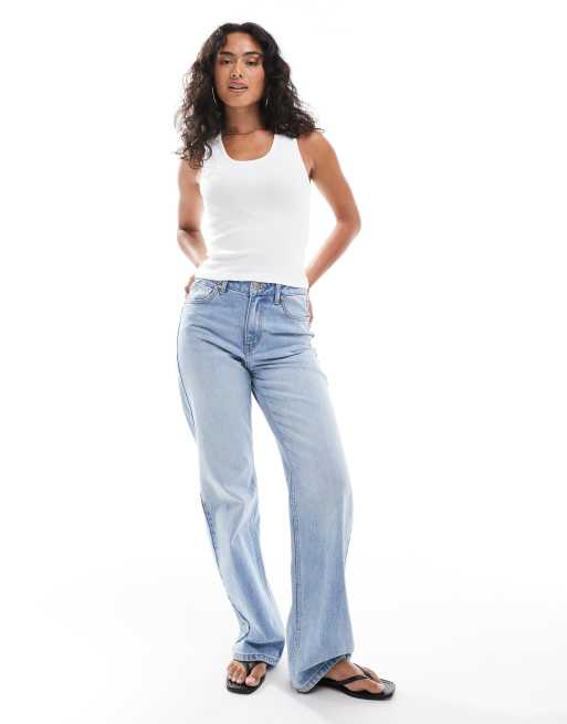 Camiseta blanca de tirantes con cuello ancho de canalé de ASOS DESIGN, 2 de 4