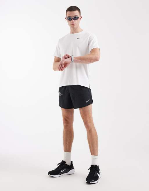 Camiseta blanca Dri-FIT Miler de Nike Running, 2 de 5