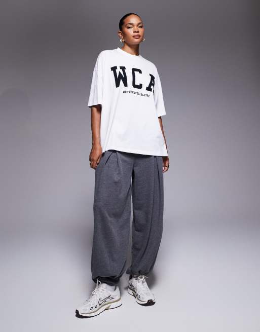 Camiseta blanca extragrande con bordado gráfico "WCA" Icon de Weekend Collective, 3 de 4