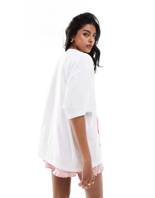 Camiseta blanca extragrande con estampado de comida en la espalda de ASOS DESIGN, 4 de 4