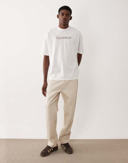 Camiseta blanca extragrande con estampado de Guinness de ASOS DESIGN, 2 de 5