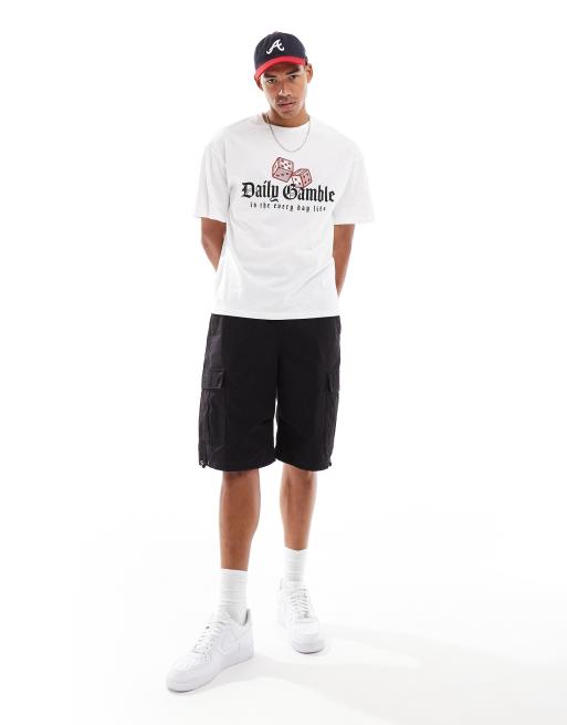 Camiseta blanca extragrande con estampado en el pecho "Daily Gamble" de ADPT, 2 de 4