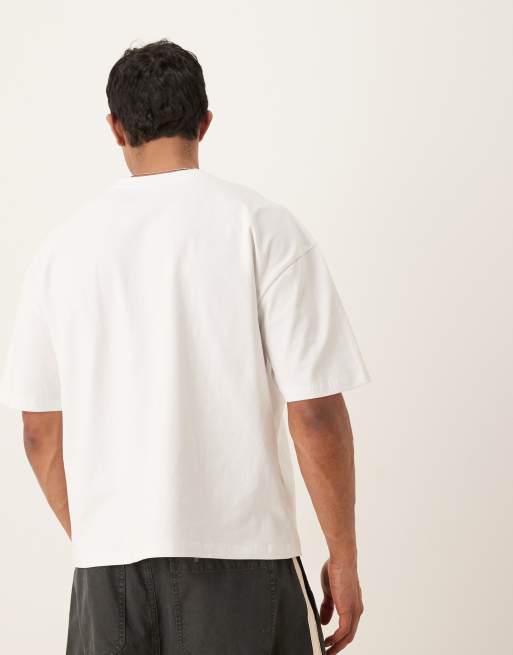 Camiseta blanca extragrande con estampado en el pecho de ASOS DESIGN, 3 de 4