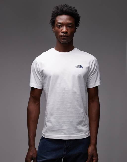 Camiseta blanca extragrande con estampado en la espalda azul Vintage Mountain de The North Face, 3 de 5