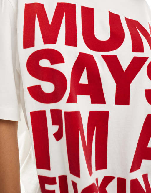 Camiseta blanca extragrande con estampado flocado de texto "Mum Says" de ASOS DESIGN, 3 de 4