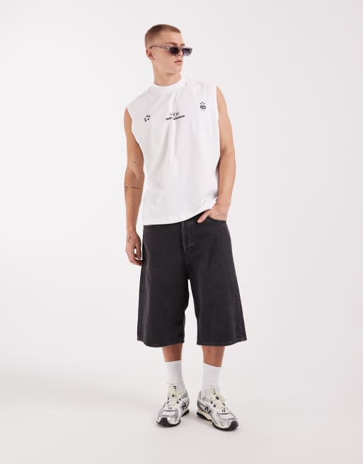 Camiseta blanca extragrande con estampado gráfico de fútbol de ASOS DESIGN  , 2 de 5
