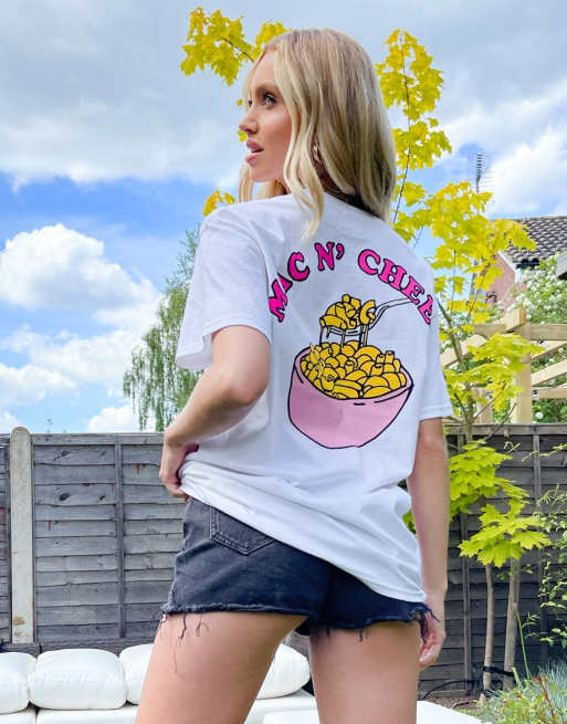 Camiseta blanca extragrande con estampado gráfico de macarrones con queso de New Love Club