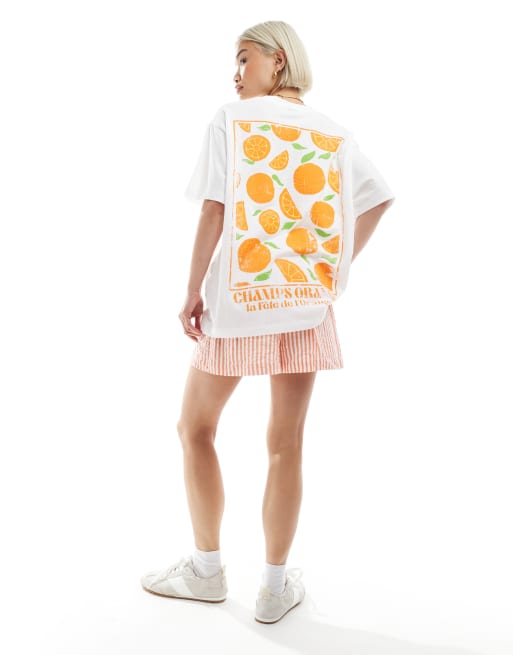 Camiseta blanca extragrande con estampado gráfico de naranjas en la espalda de tejido efecto lino de ASOS DESIGN, 3 de 4
