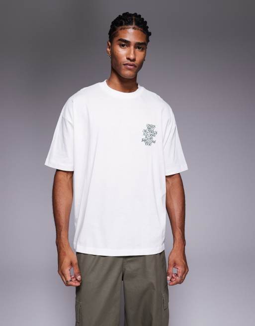 Camiseta blanca extragrande con estampado gráfico de texto de ciudades en relieve de ASOS DESIGN, 3 de 5