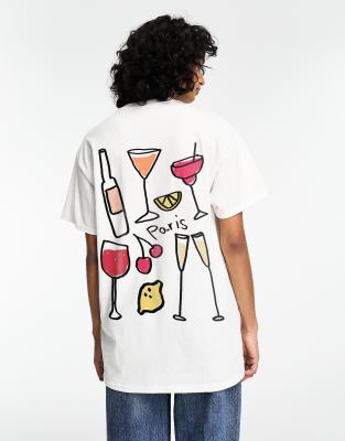 Camiseta blanca extragrande con estampado gráfico de vino y queso y texto 