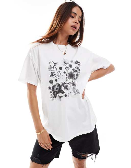 Camiseta blanca extragrande con estampado gráfico floral de ASOS DESIGN