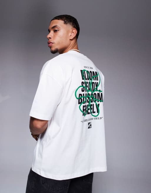 Camiseta blanca extragrande con estampado gráfico floral en relieve de ASOS DESIGN, 4 de 4