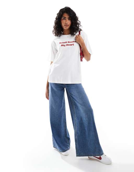 Camiseta blanca extragrande con estampado "Small boobs big heart" de JJXX, 2 de 4