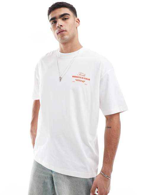Camiseta blanca extragrande con estampados gráficos de dibujos de alimentos de ASOS DESIGN, 2 de 4