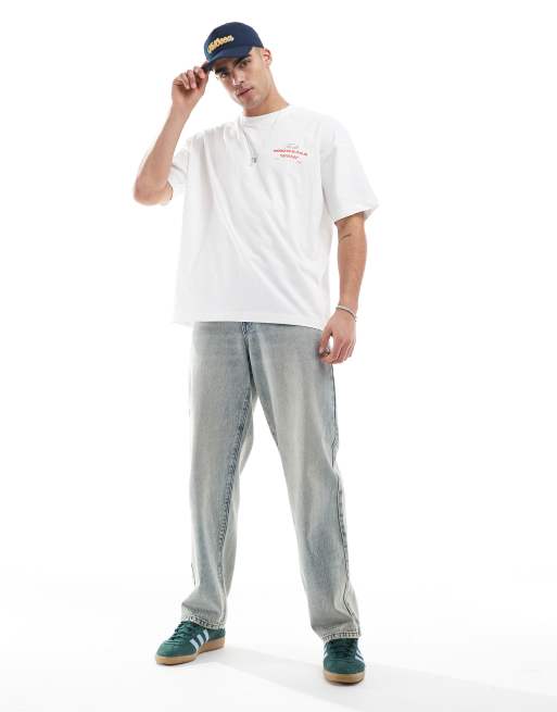 Camiseta blanca extragrande con estampados gráficos de dibujos de alimentos de ASOS DESIGN, 4 de 4