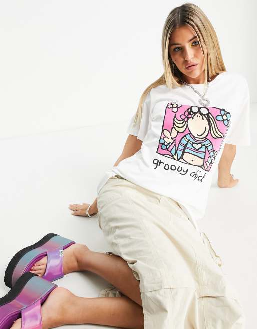 Camiseta blanca extragrande con gráfico "Groovy Chic" de Daisy Street, 3 de 4