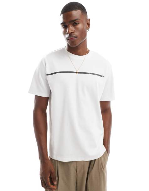 Camiseta blanca extragrande con logo de raya en el pecho de Jack & Jones - view 1
