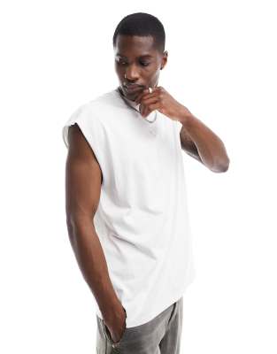 Camiseta blanca extragrande sin mangas de New Look