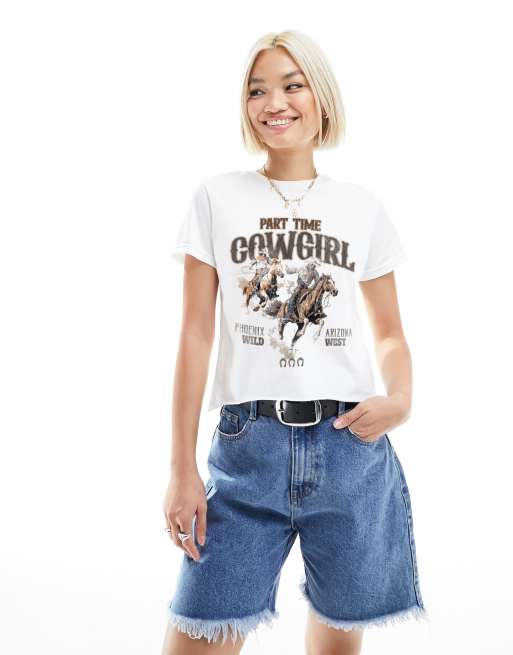 Camiseta blanca muy entallada con estampado gráfico de vaquera de ASOS DESIGN