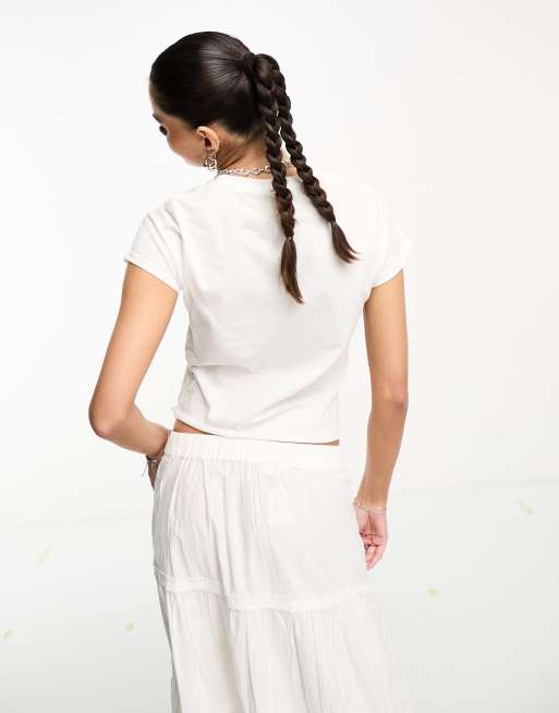 Camiseta blanca muy entallada con estampado gráfico "Pickle Princess" de ASOS DESIGN, 2 de 4