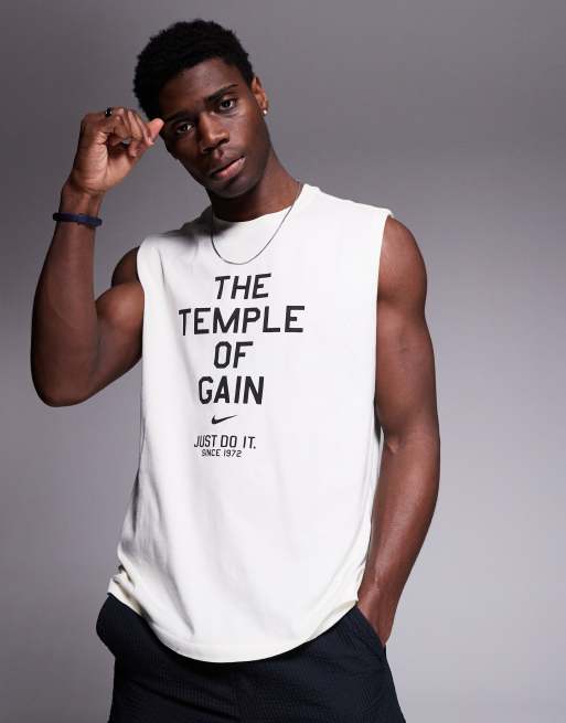 Camiseta blanca sin mangas con estampado gráfico The Temple of Gain de Nike Training